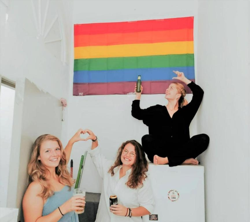 Dona Rose Surf Hostel لاس بالماس دي غران كاناريا المظهر الخارجي الصورة